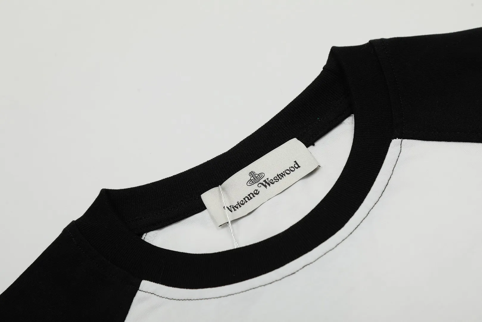 vivienne west wood The Queen Mother of the West Vivienne Saturn Raglan Color Block Short Sleeve VIVI 156# new fabrics have been washed twice at high temperature machine + water. It is the only one in the entire network that achieves 0 shrinkage. The Solona thread is arranged. The threaded neckline does not deform. It is tight and dense. Welcome to compare. The full range of correct accessories. Every detail is completely restored and can be stretched directly.